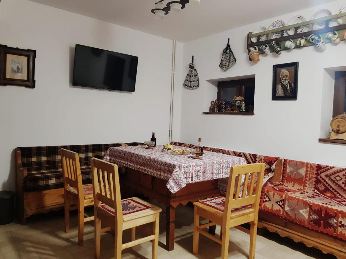 Pensiunea Iulia Rod Buitenkant foto